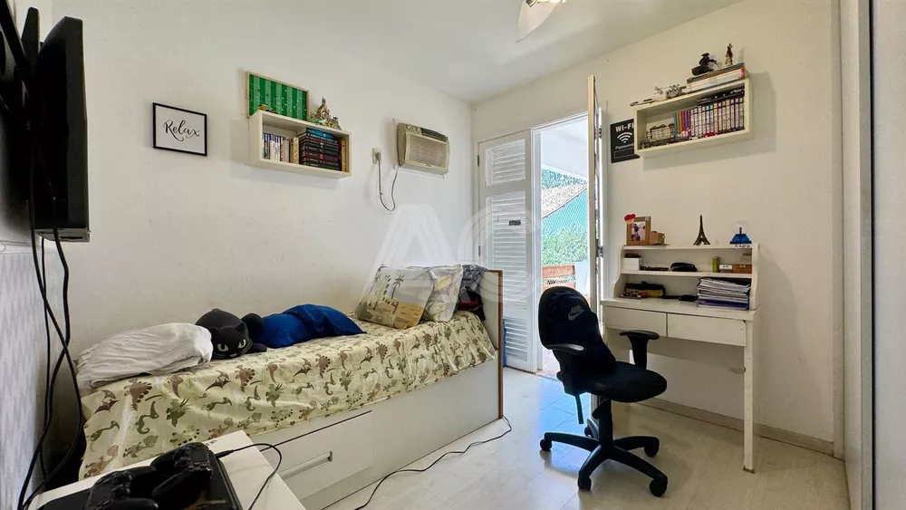 Casa de Condomínio à venda com 4 quartos, 250m² - Foto 17