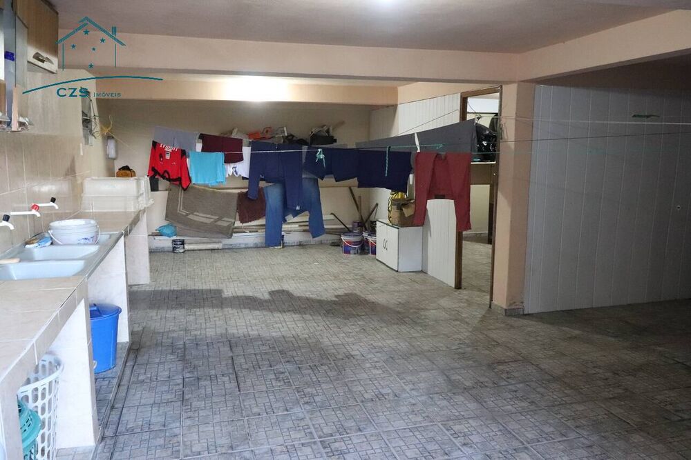 Casa à venda com 3 quartos, 324m² - Foto 3