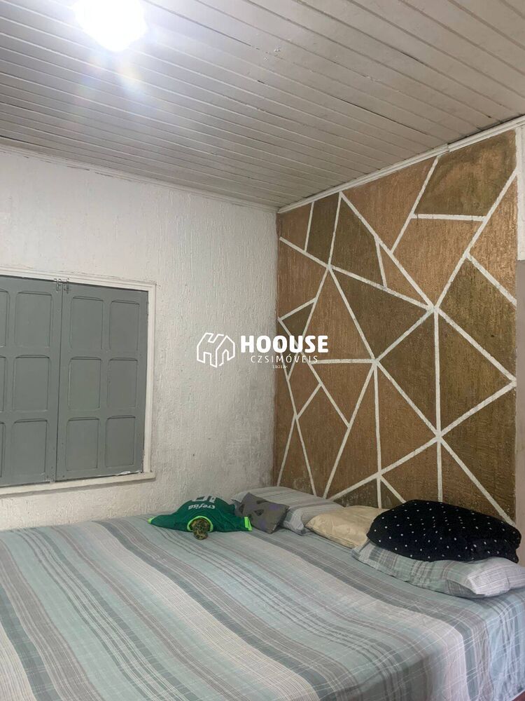 Casa à venda com 4 quartos, 300m² - Foto 1