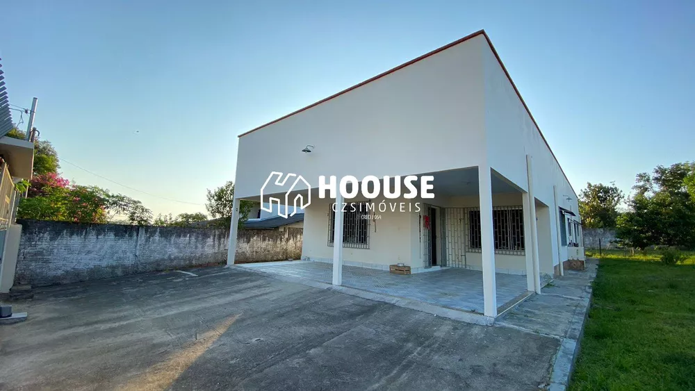 Casa à venda com 4 quartos, 180m² - Foto 1