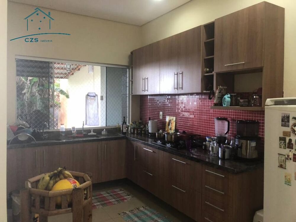 Casa à venda com 3 quartos - Foto 1