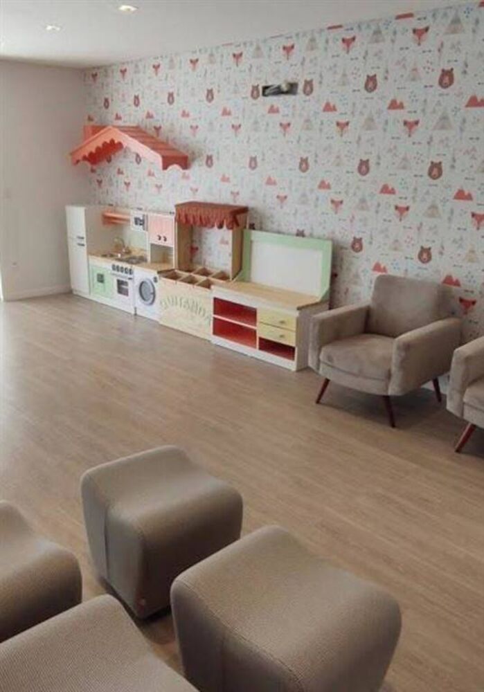 Apartamento à venda com 3 quartos, 139m² - Foto 2