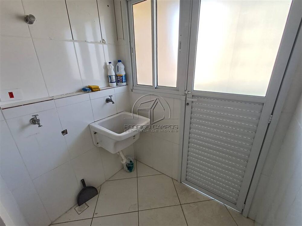 Apartamento à venda com 2 quartos, 75m² - Foto 3