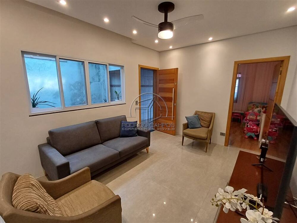 Casa à venda com 2 quartos, 72m² - Foto 1