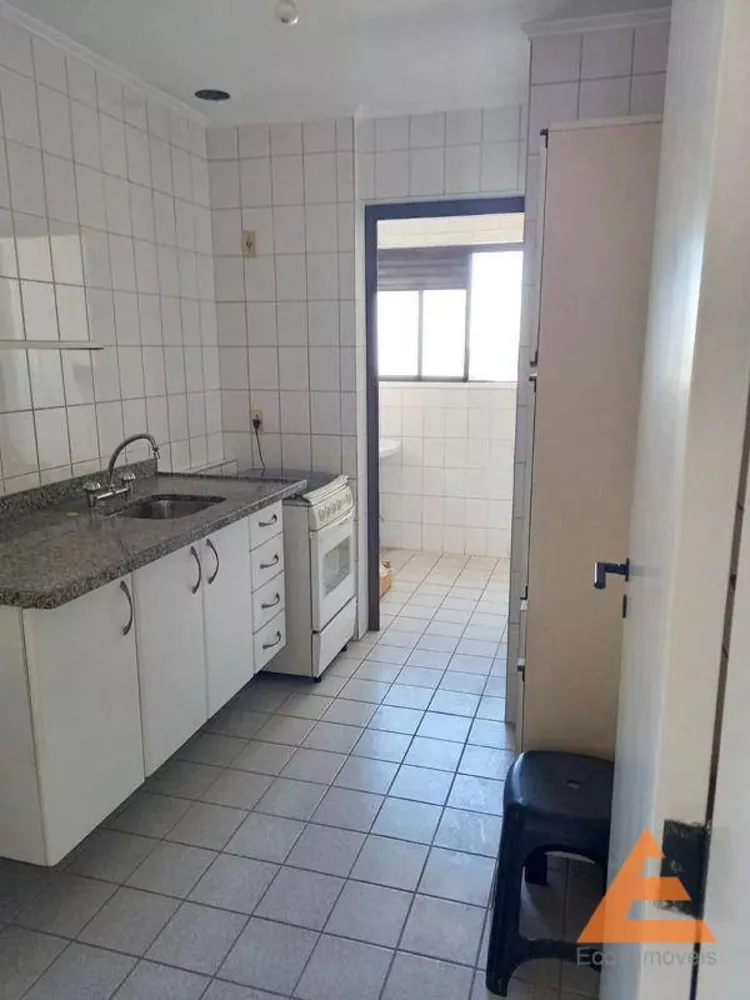 Apartamento à venda com 3 quartos, 80m² - Foto 3