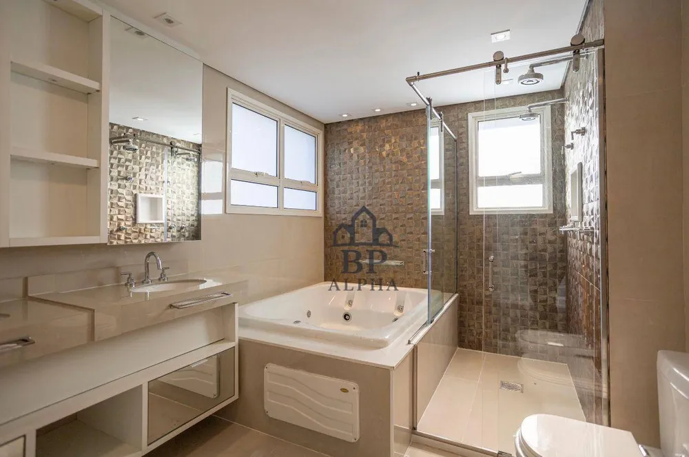 Apartamento, 3 quartos, 224 m² - Foto 1