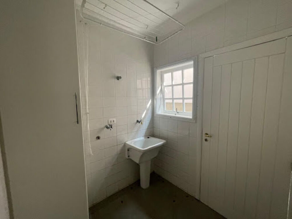 Casa de Condomínio para alugar com 4 quartos, 350m² - Foto 11