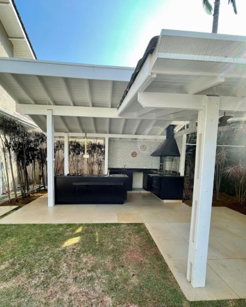 Casa de Condomínio para alugar com 4 quartos, 350m² - Foto 13