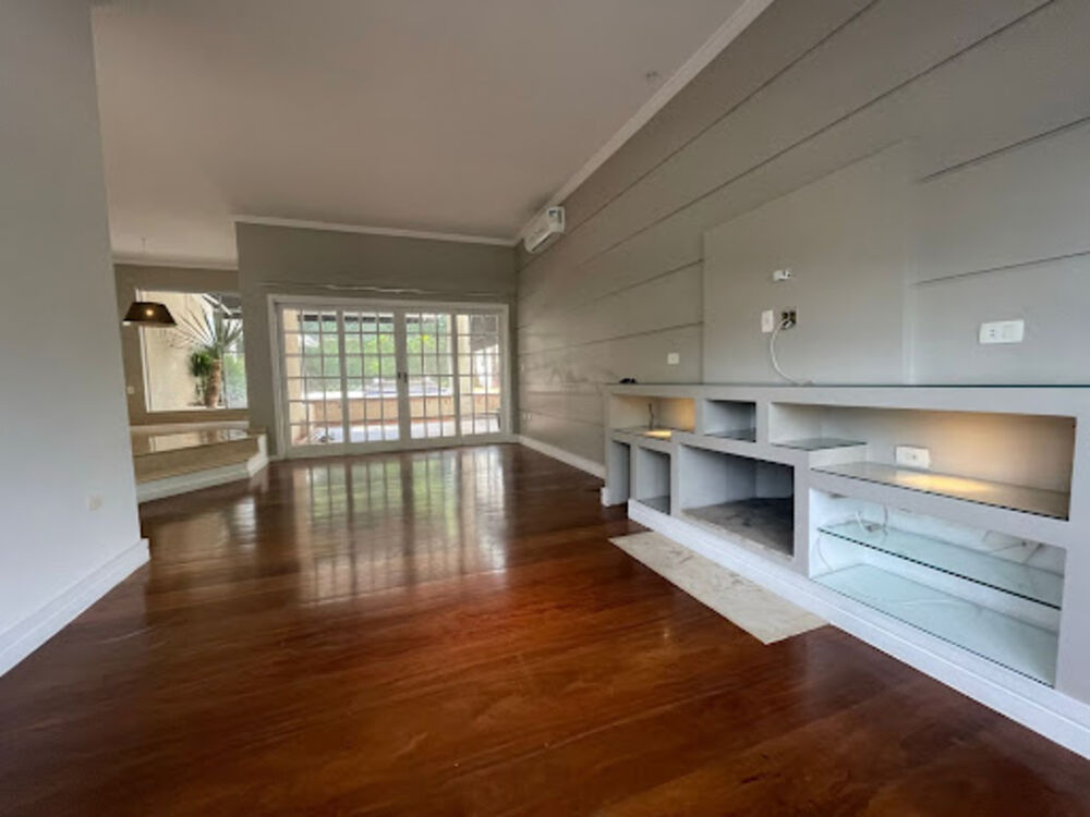 Casa de Condomínio para alugar com 4 quartos, 350m² - Foto 5