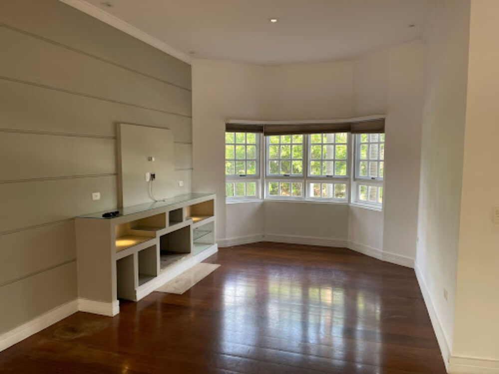 Casa de Condomínio para alugar com 4 quartos, 350m² - Foto 4