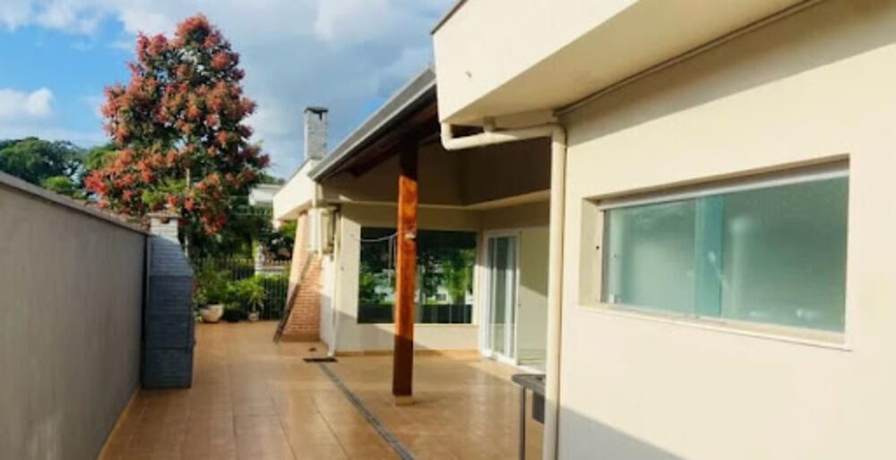 Casa de Condomínio para alugar com 5 quartos, 320m² - Foto 4