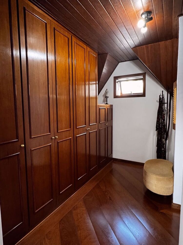 Casa de Condomínio à venda com 3 quartos, 310m² - Foto 2