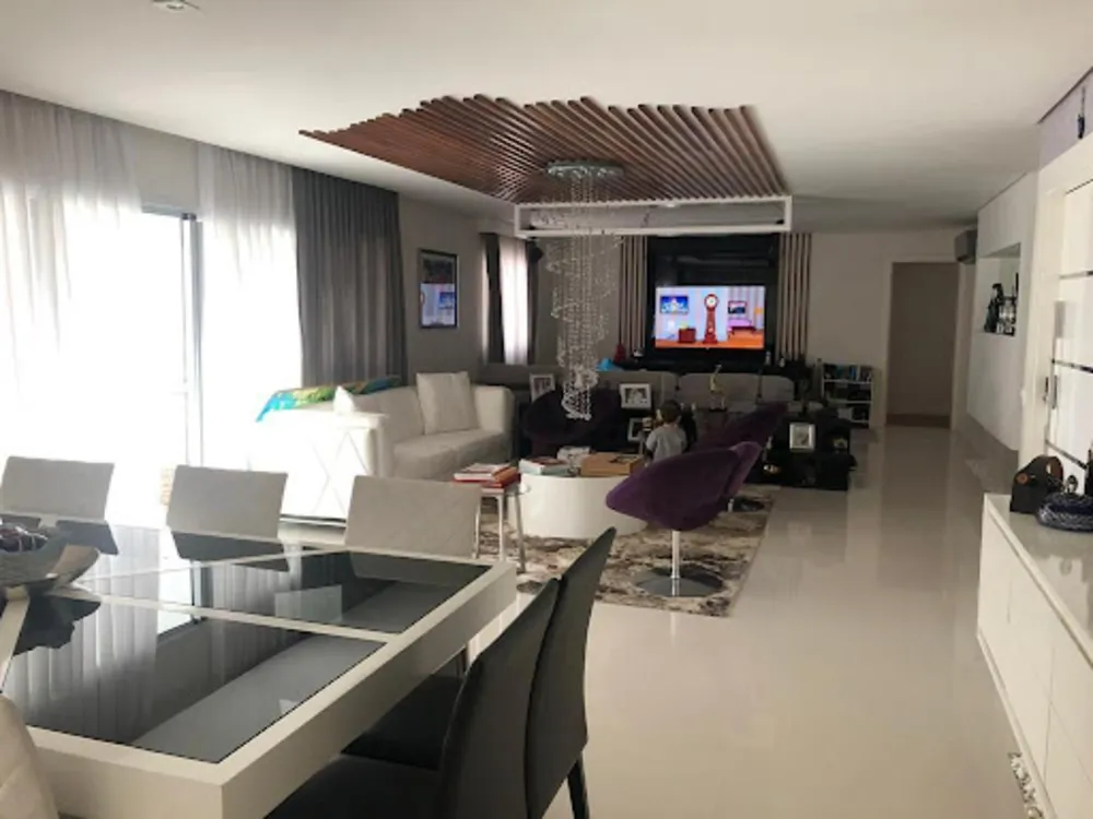 Apartamento, 3 quartos, 243 m² - Foto 2