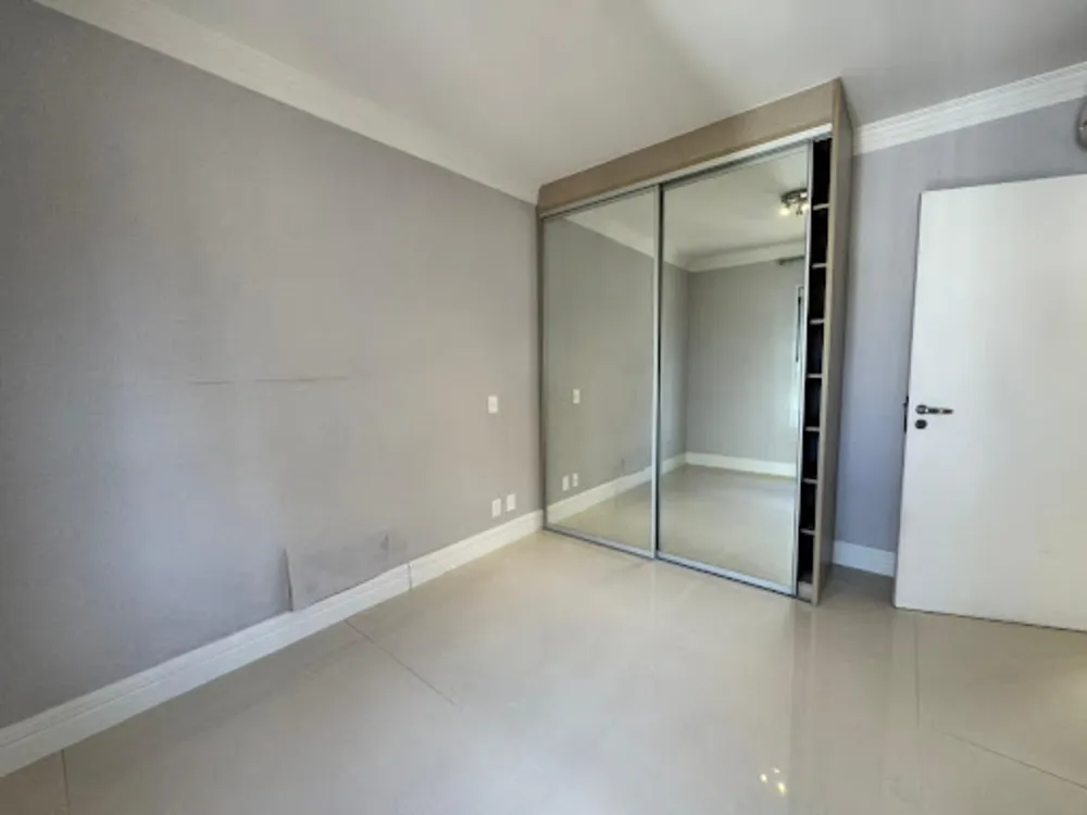 Apartamento, 3 quartos, 196 m² - Foto 2