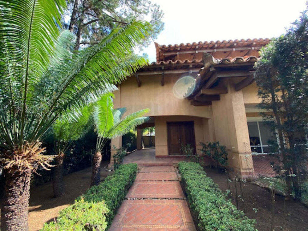 Casa de Condomínio para alugar com 3 quartos, 640m² - Foto 17