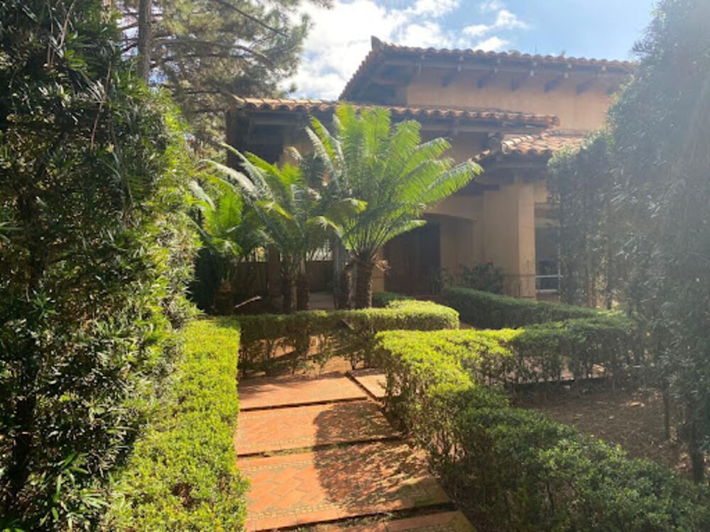 Casa de Condomínio para alugar com 3 quartos, 640m² - Foto 20