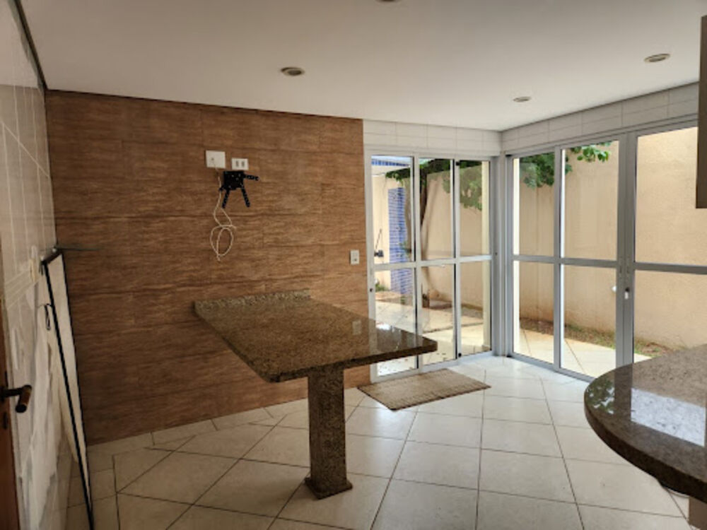 Casa de Condomínio à venda e aluguel com 4 quartos, 550m² - Foto 4