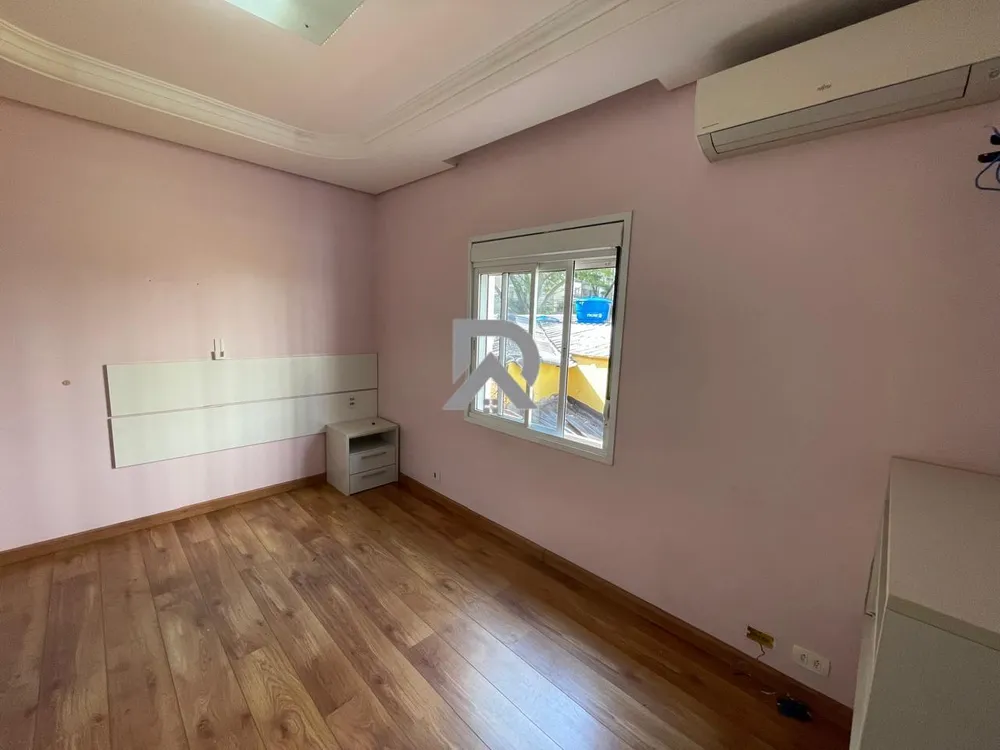 Casa, 4 quartos, 228 m² - Foto 1