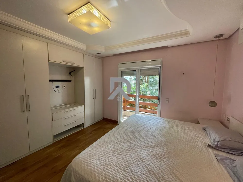 Casa, 4 quartos, 228 m² - Foto 2