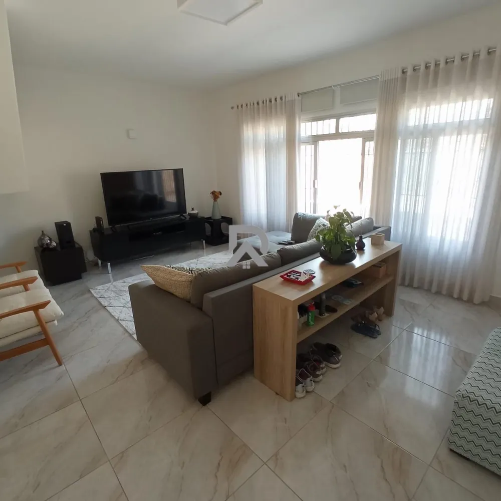 Casa, 3 quartos, 206 m² - Foto 1