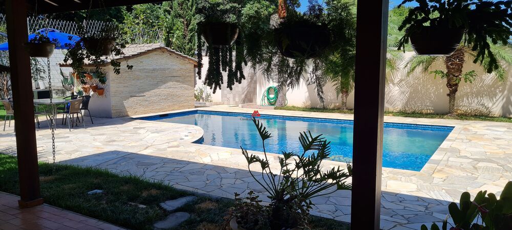 Casa à venda com 4 quartos - Foto 1