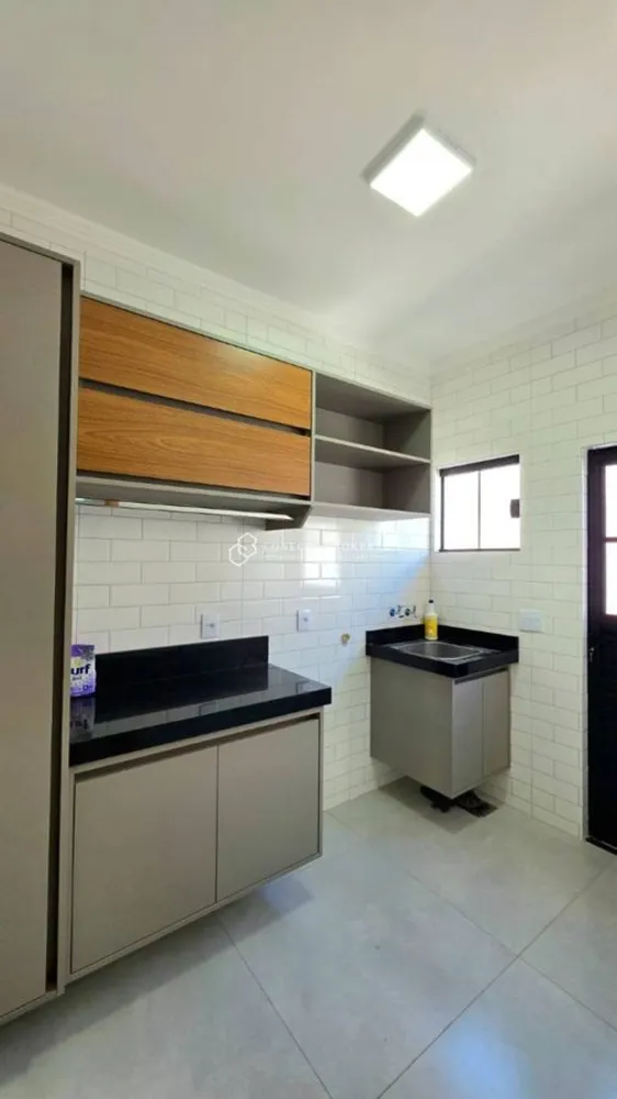 Casa, 3 quartos, 218 m² - Foto 2