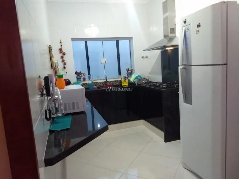 Casa, 3 quartos, 285 m² - Foto 2