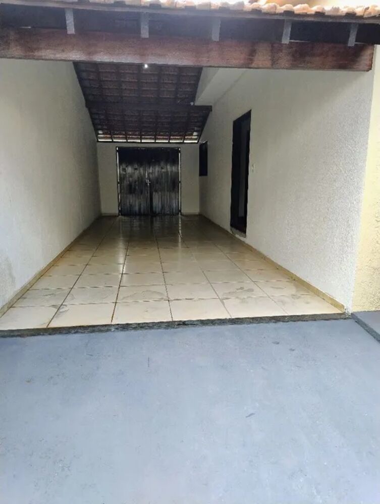 Casa à venda com 3 quartos, 240m² - Foto 2