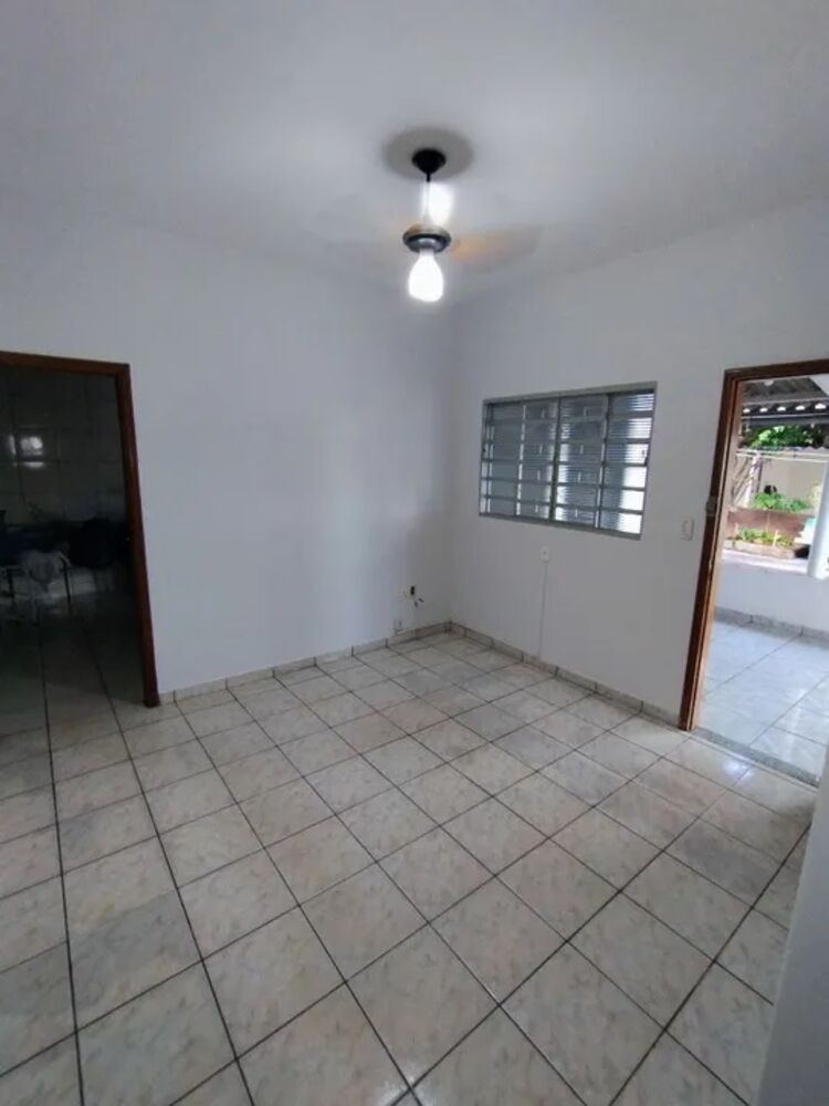 Casa à venda com 3 quartos, 240m² - Foto 15