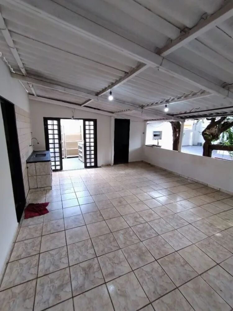 Casa à venda com 3 quartos, 240m² - Foto 11