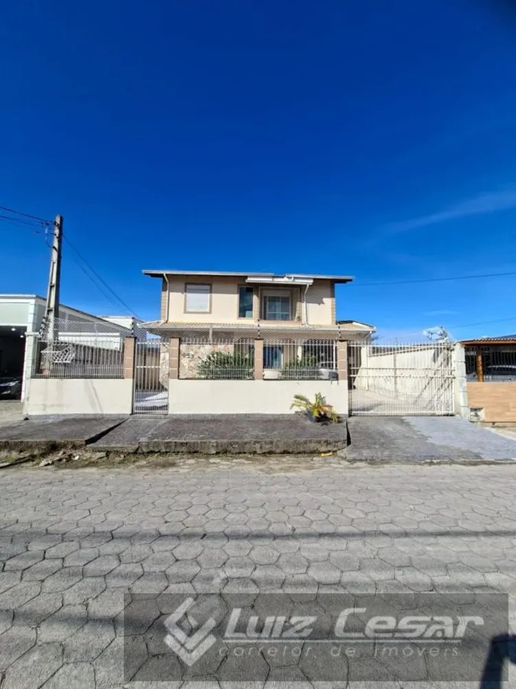 Casa, 4 quartos, 212 m² - Foto 2