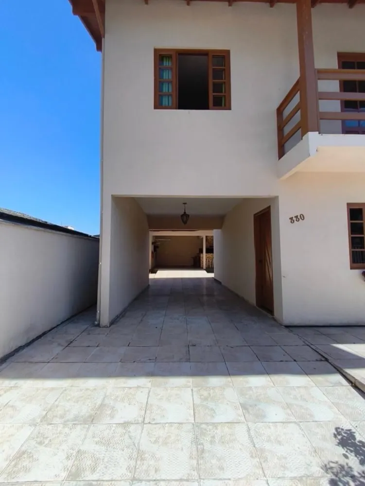Casa, 5 quartos, 205 m² - Foto 1