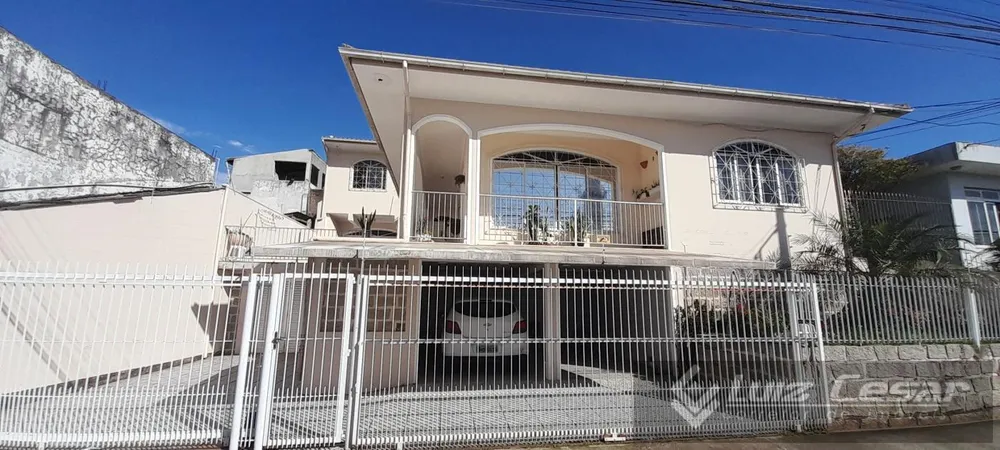 Casa, 6 quartos, 368 m² - Foto 2
