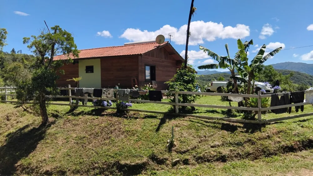 Sítio, 3 quartos, 2 m² - Foto 1