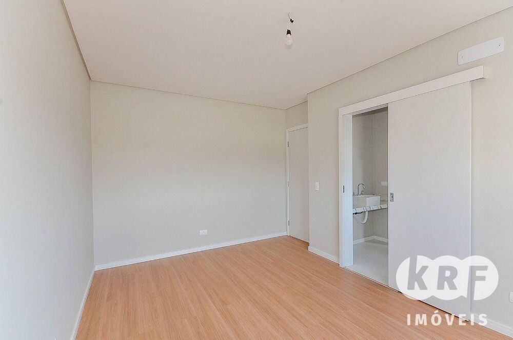 Casa à venda com 3 quartos, 162m² - Foto 4