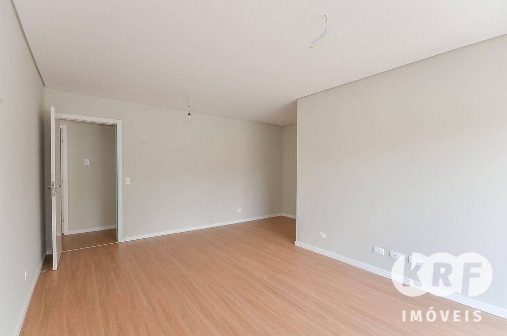 Casa à venda com 3 quartos, 162m² - Foto 3