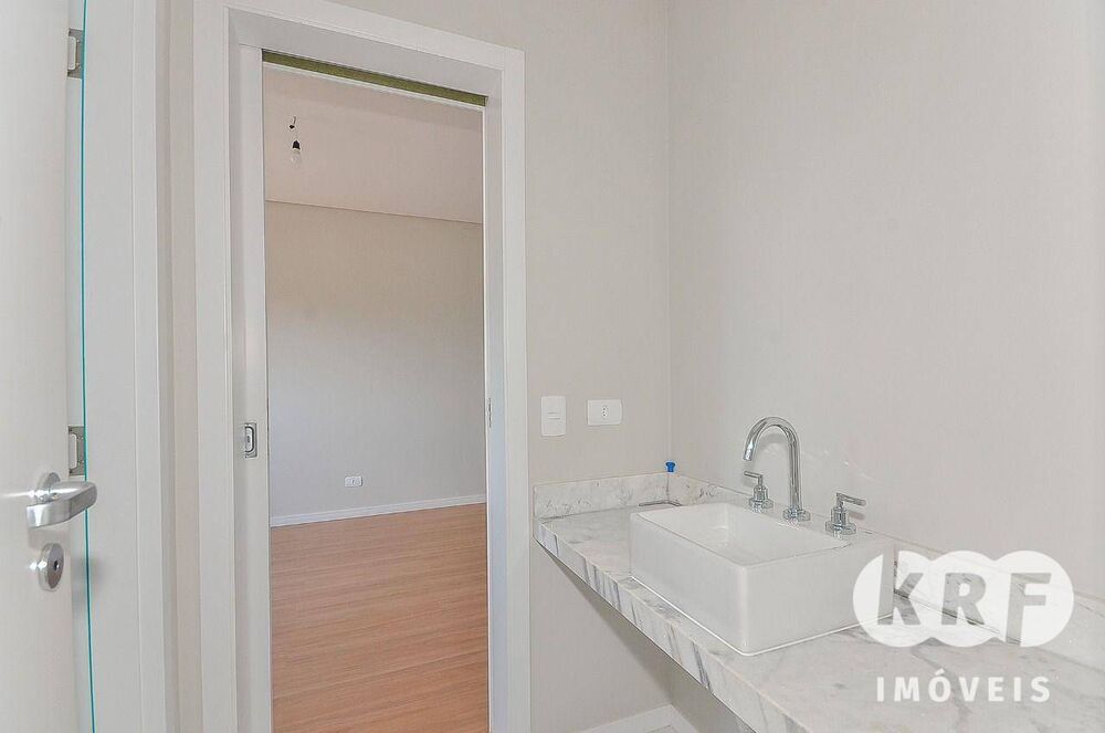 Casa à venda com 3 quartos, 162m² - Foto 1