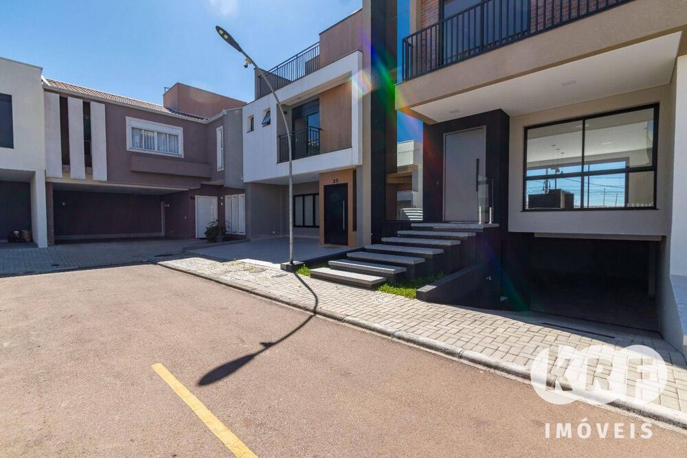 Sobrado à venda com 3 quartos, 217M2 - Foto 1