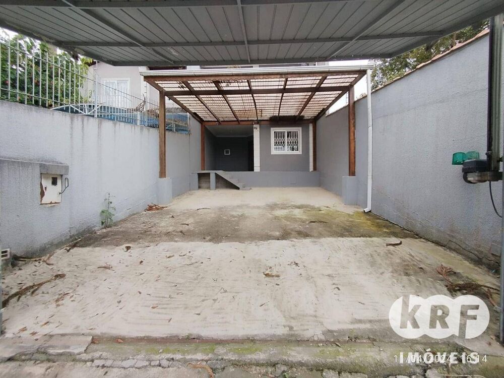 Casa à venda com 4 quartos, 300m² - Foto 4