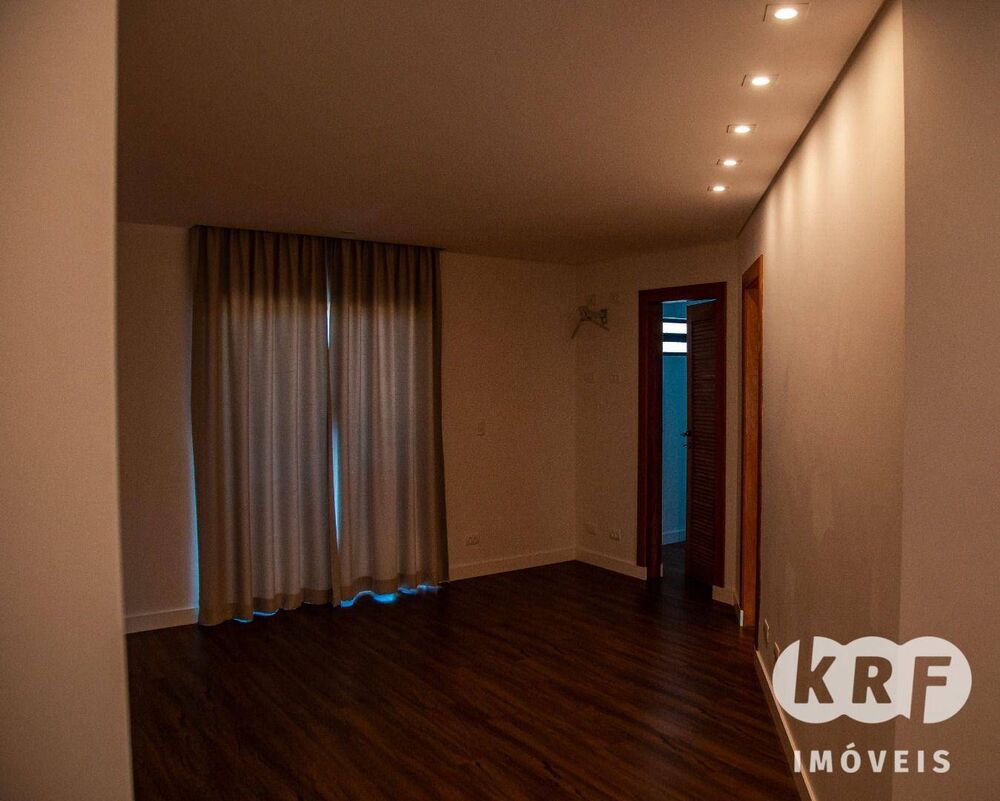 Casa à venda e aluguel com 4 quartos, 300m² - Foto 2