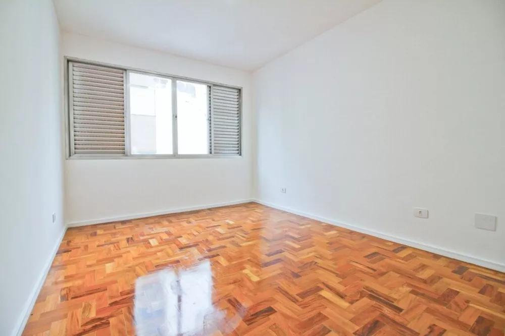 Apartamento à venda com 3 quartos, 134m² - Foto 2