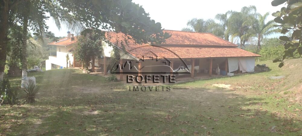 Chácara à venda com 3 quartos, 22800m² - Foto 1