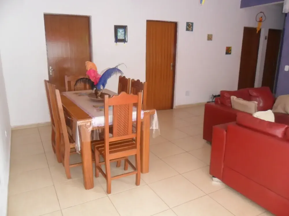 Casa, 3 quartos, 260 m² - Foto 1