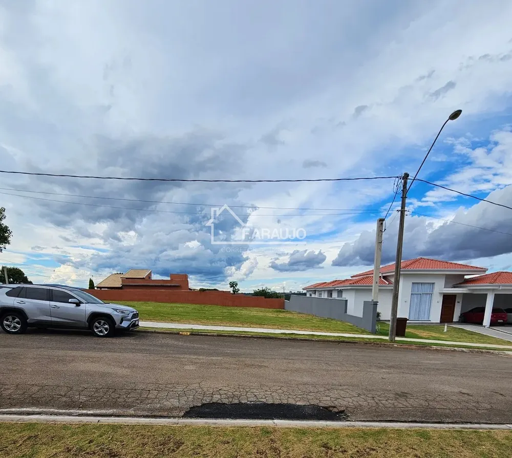 Loteamento e Condomínio, 1000 m² - Foto 1