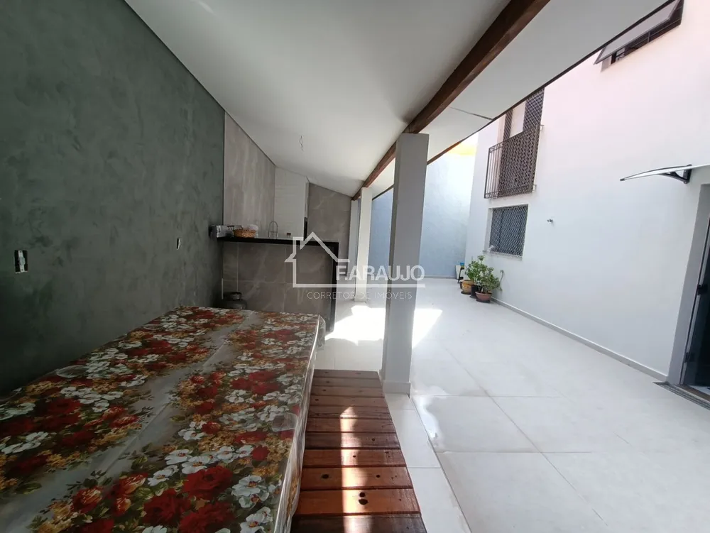Casa, 4 quartos, 243 m² - Foto 3