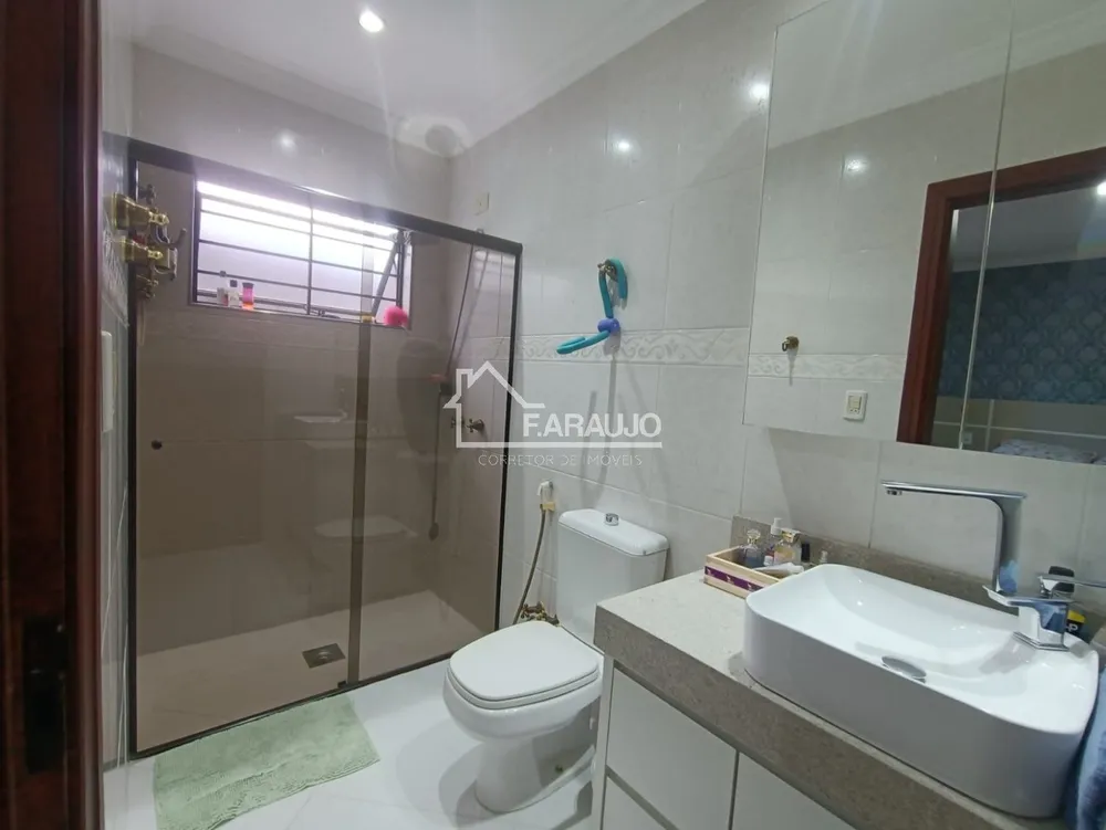 Casa, 4 quartos, 243 m² - Foto 11
