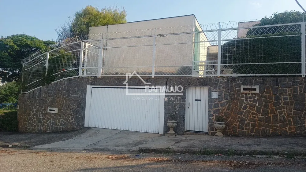 Casa, 4 quartos, 559 m² - Foto 1