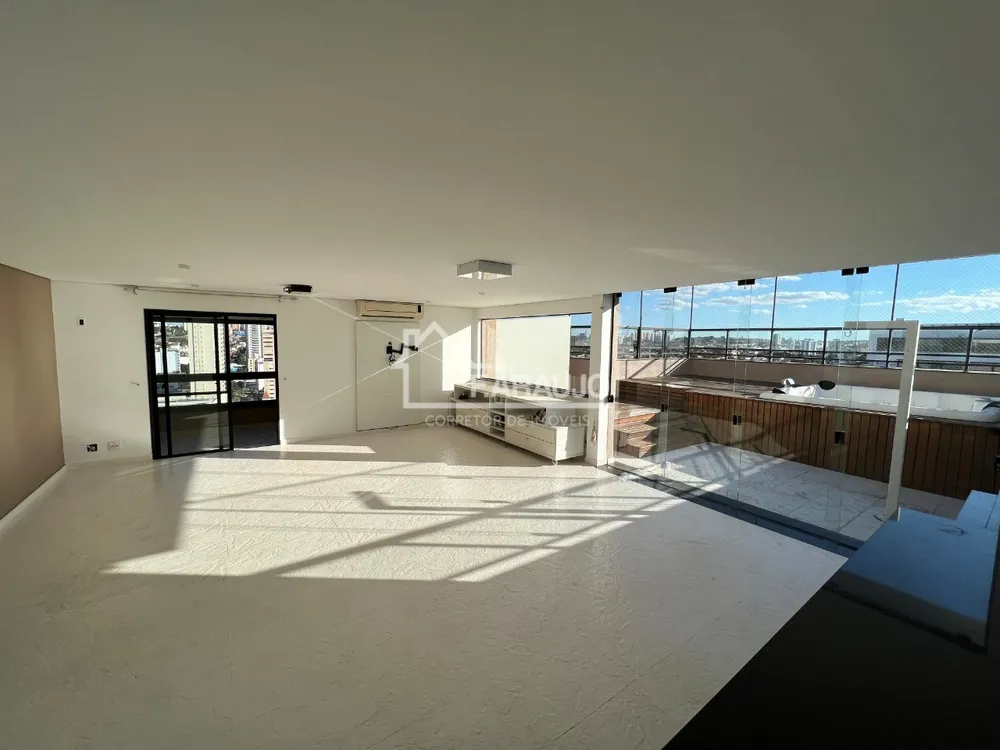 Cobertura, 3 quartos, 244 m² - Foto 1