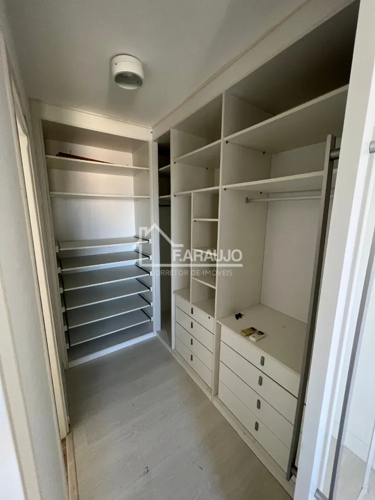 Cobertura, 3 quartos, 244 m² - Foto 9