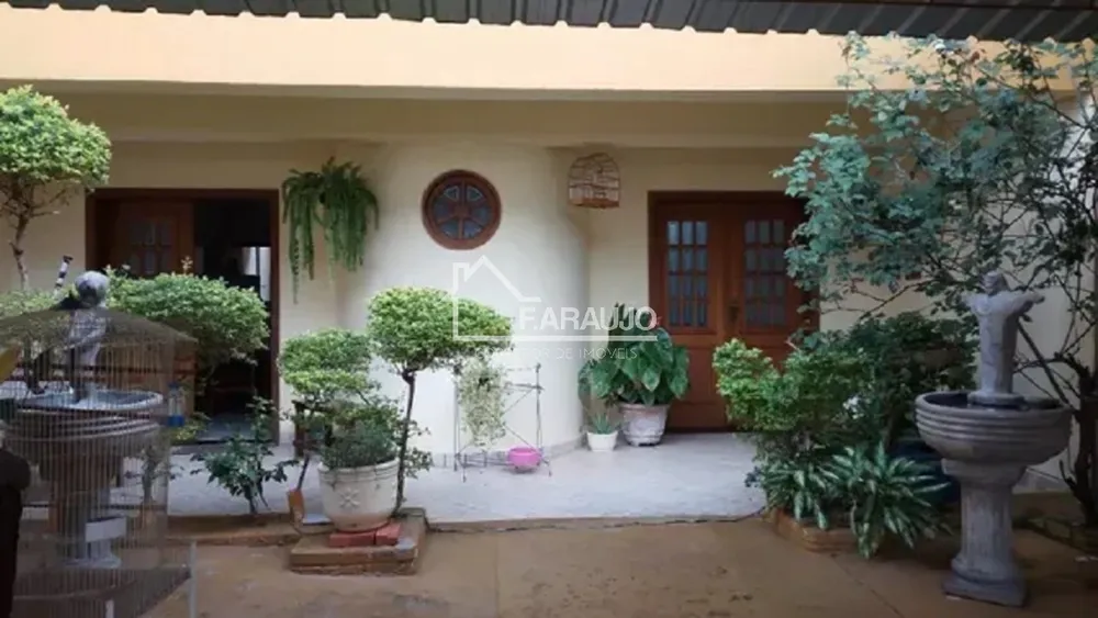 Casa, 3 quartos, 200 m² - Foto 1